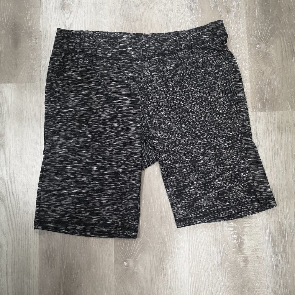 Livi Active Ladies Size 18/20 Black/Grey Elastic Waist Athletic Workout Shorts